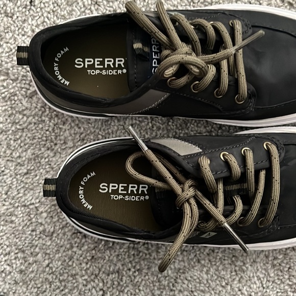 sperry size 2 youth - Picture 4 of 6